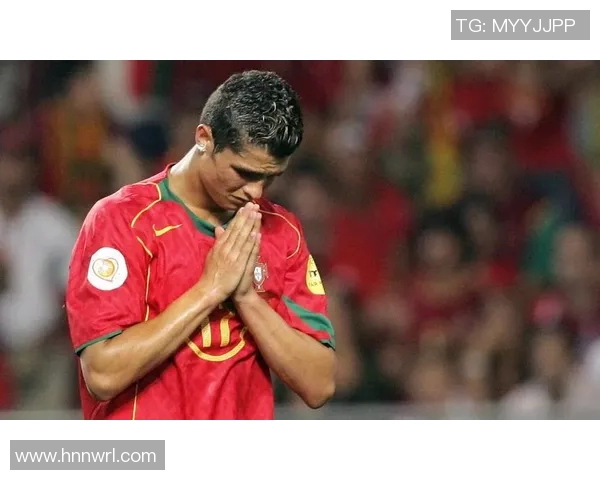 探讨当今足球明星中谁的身体素质最为出众与壮实的深度分析与比较