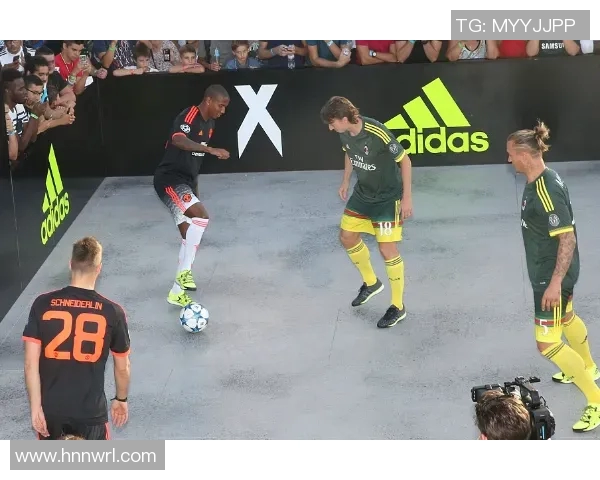 老足球明星重返赛场拍广告展现青春活力与品牌魅力